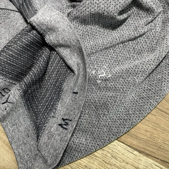 Lululemon Metal Vent Tech Short Sleeve Performance Polo Men Medium Grey - Picture 4 of 6